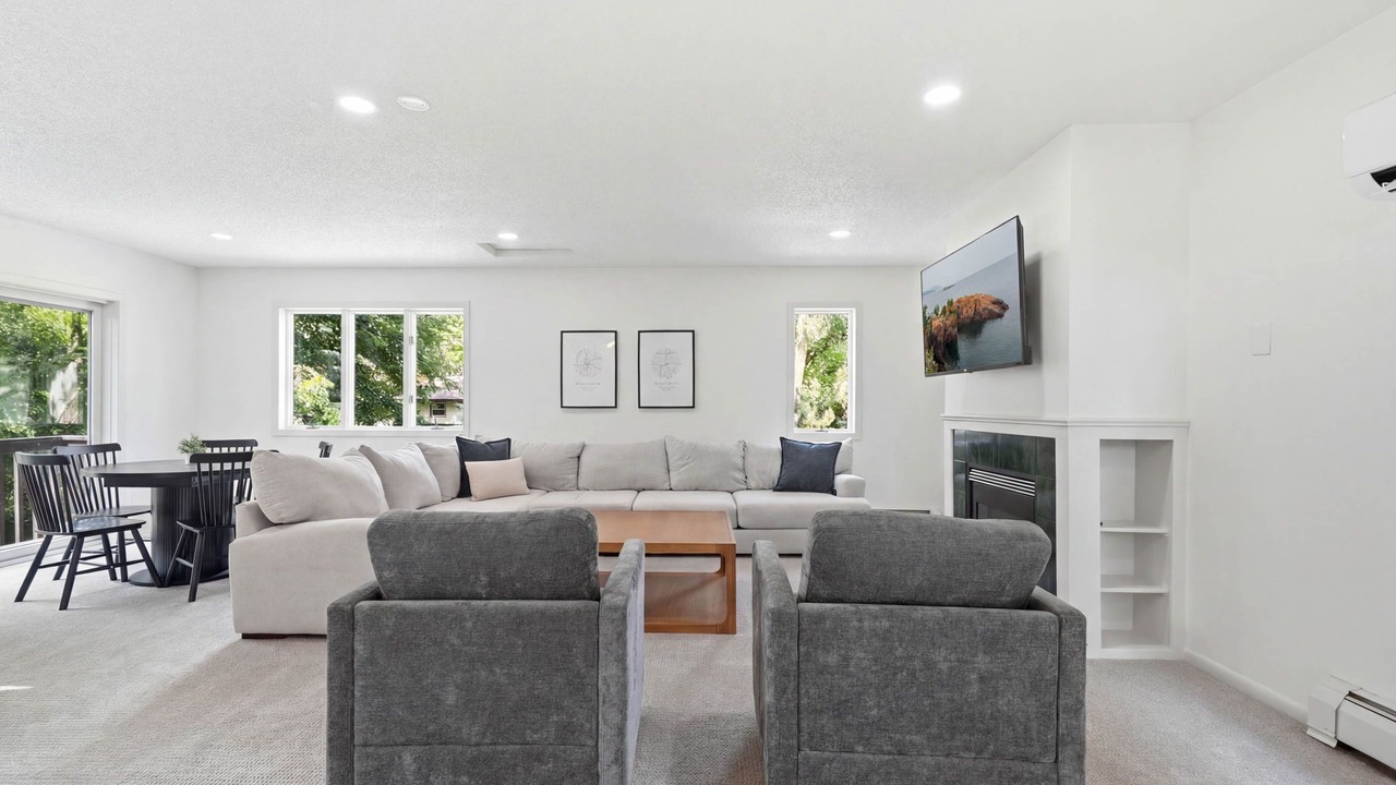 Photo of Livingroom in Shoreview