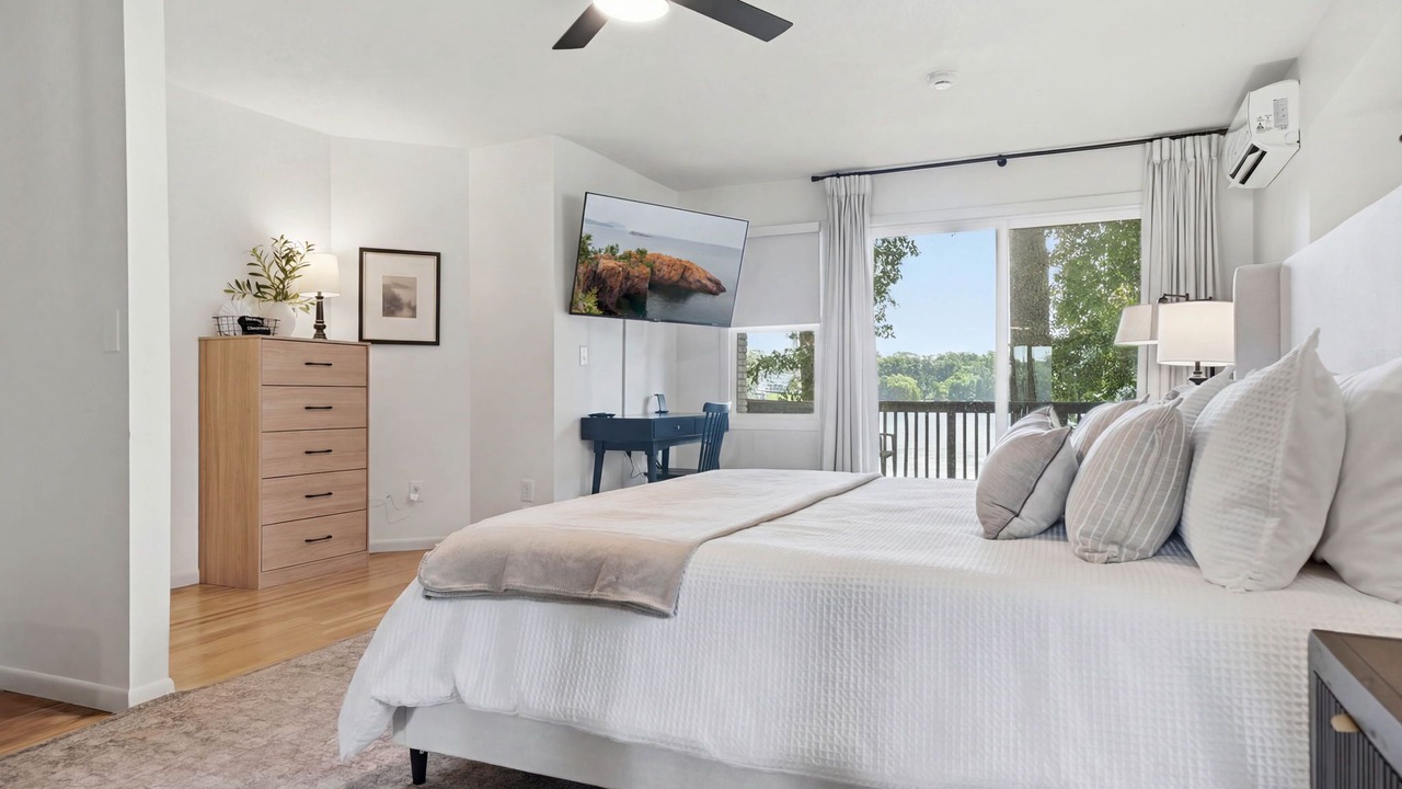 Photo of Bedroom in Shoreview