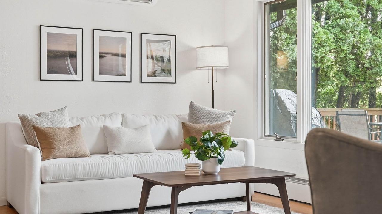 Photo of Livingroom in Shoreview