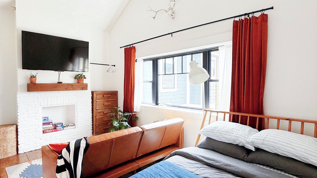 Photo of Bedroom in La Crescenta-Montrose