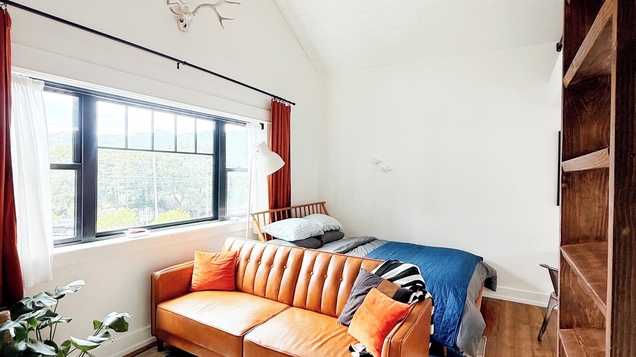 Photo of Bedroom in La Crescenta-Montrose