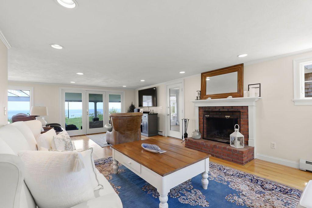 Photo of Livingroom in Plymouth