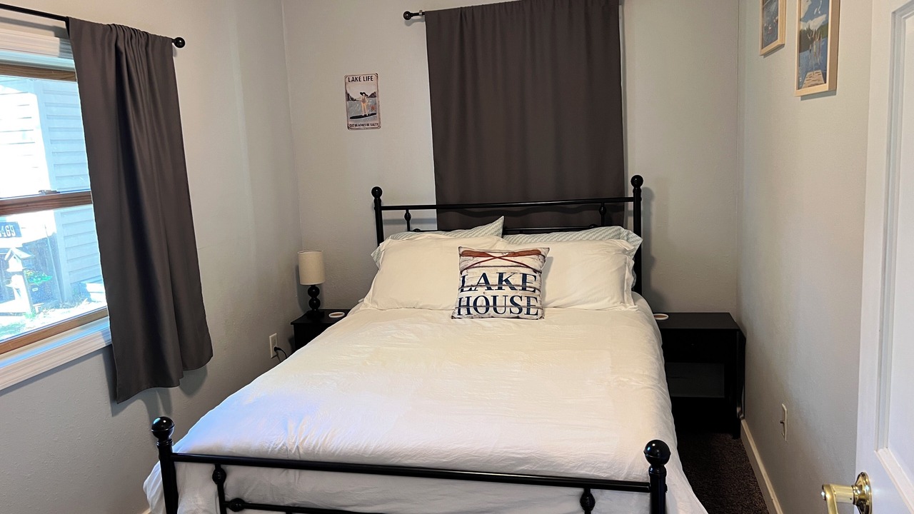 Photo of Bedroom in Clear Lake