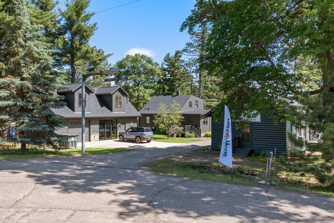 Photo of Outdoor in Emily