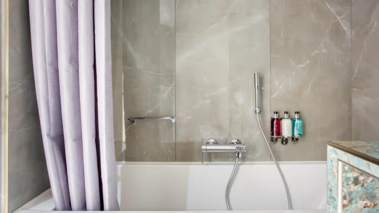 Photo of Bathroom in Quartier du Mail
