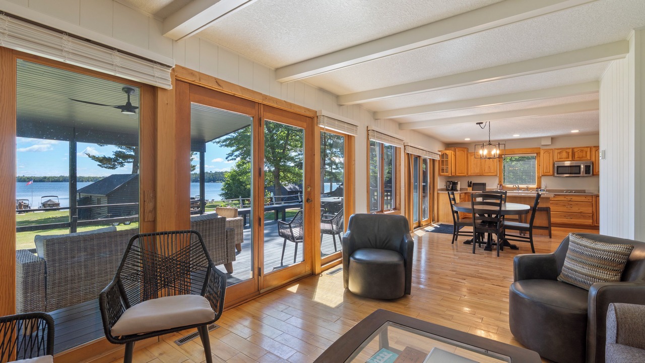 Photo of Livingroom in Emily