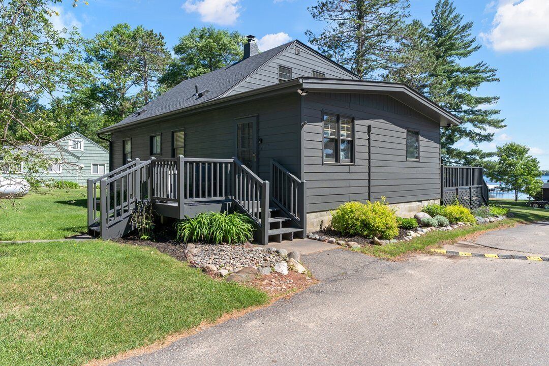 Photo of Outdoor in Emily