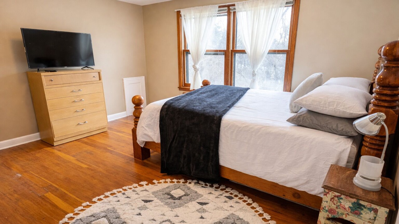 Photo of Bedroom in Mendota Heights