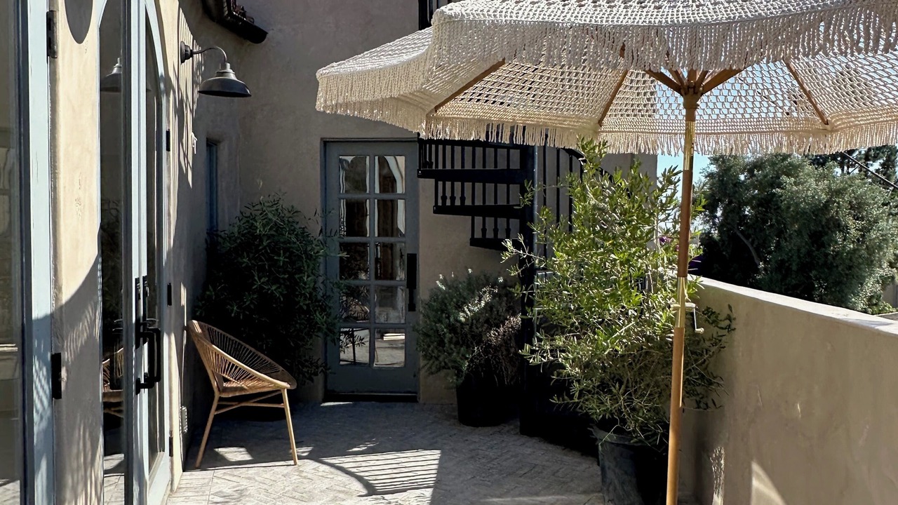 Photo of Patio Balcony in Hollywood Hills