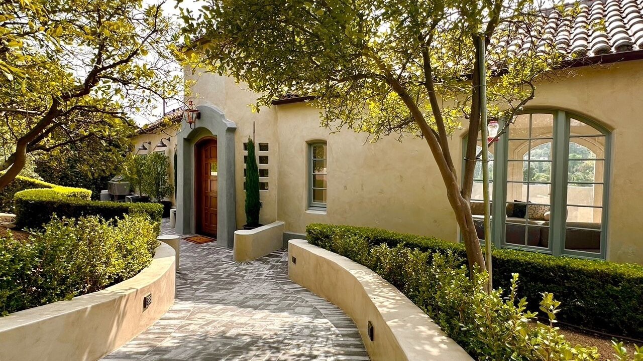 Photo of Patio Balcony in Hollywood Hills