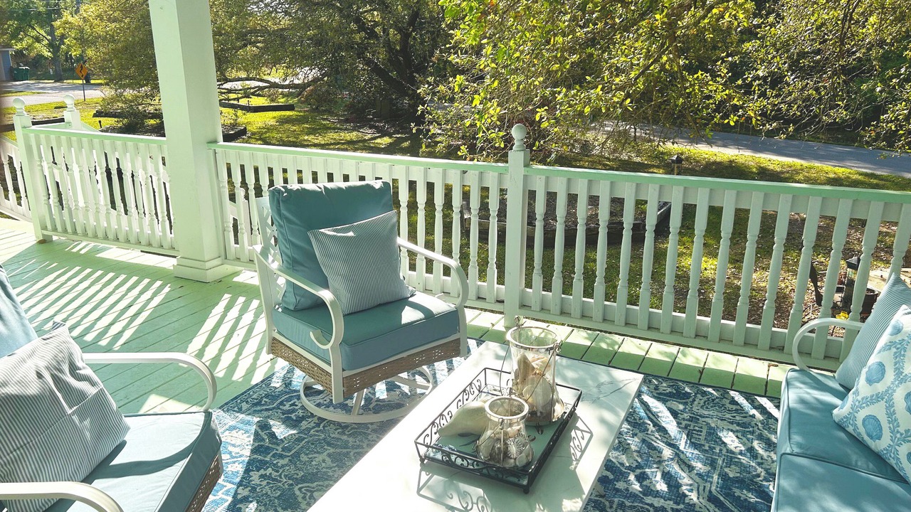 Photo of Patio Balcony in Waveland