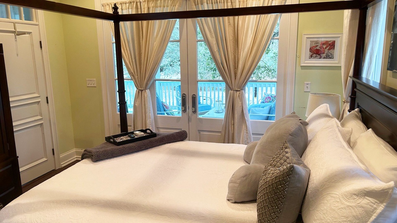 Photo of Bedroom in Waveland