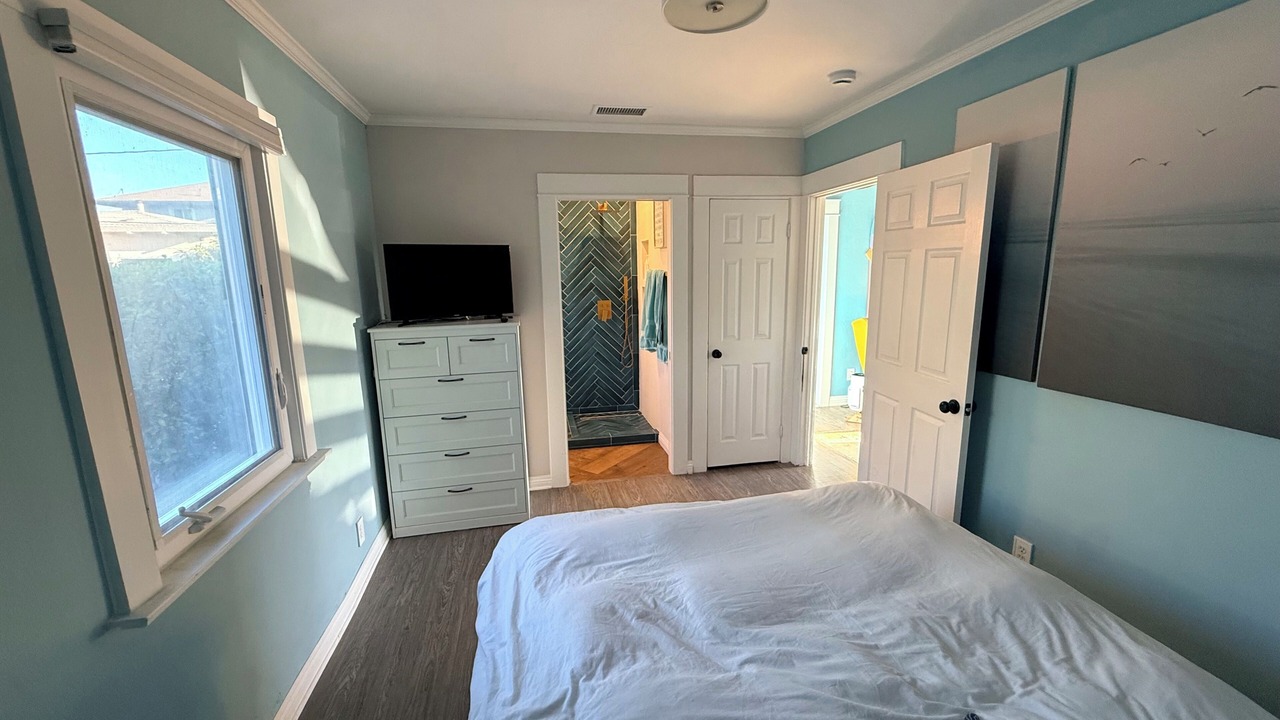 Photo of Bedroom in Inglewood