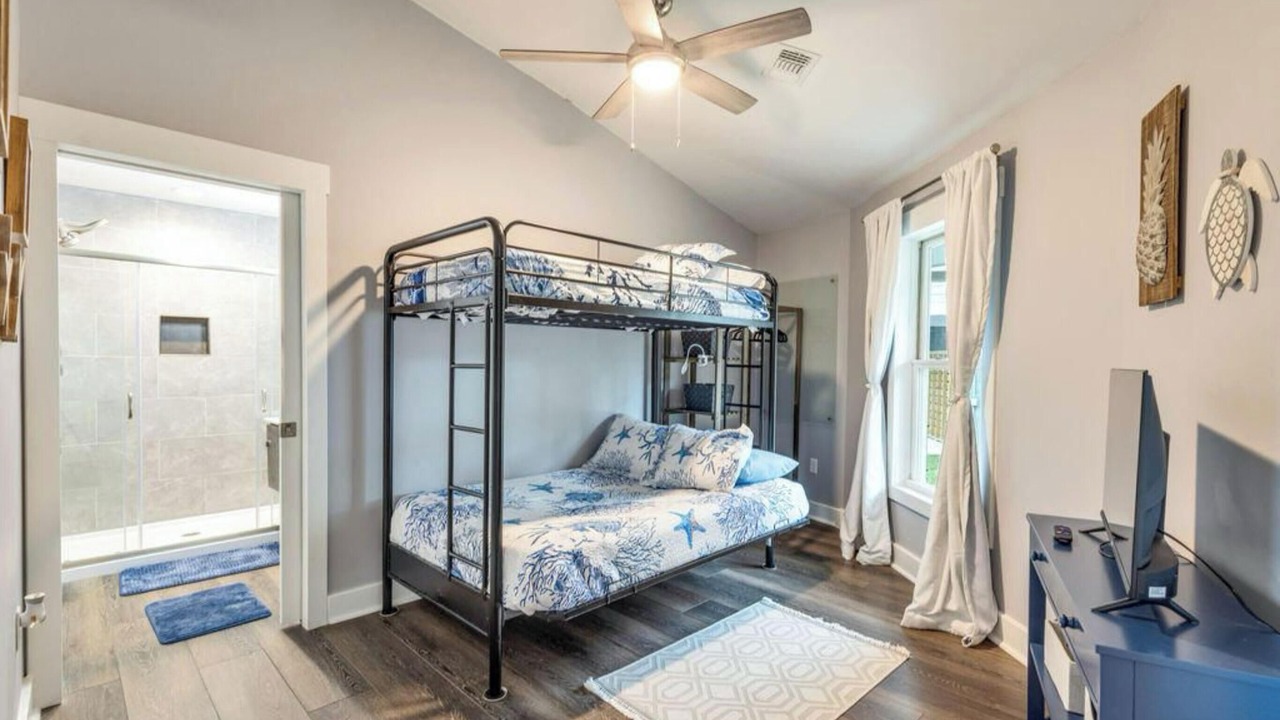 Photo of Bedroom in Ocean Springs