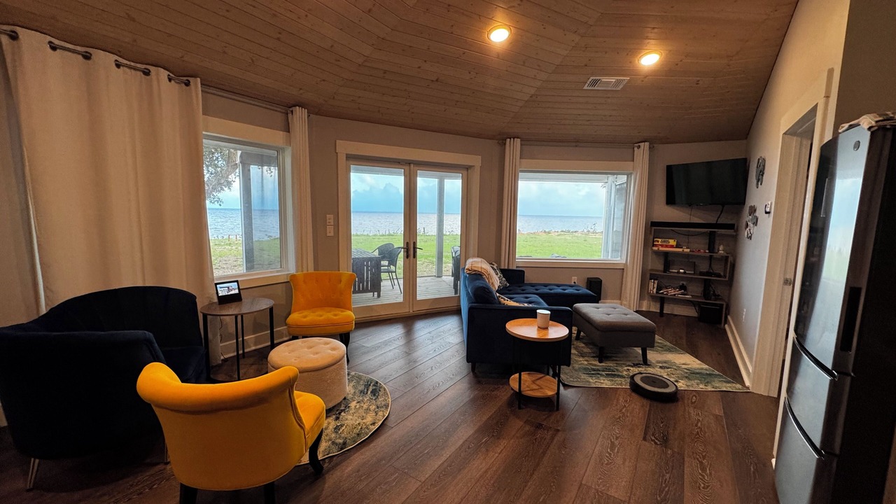 Photo of Livingroom in Ocean Springs
