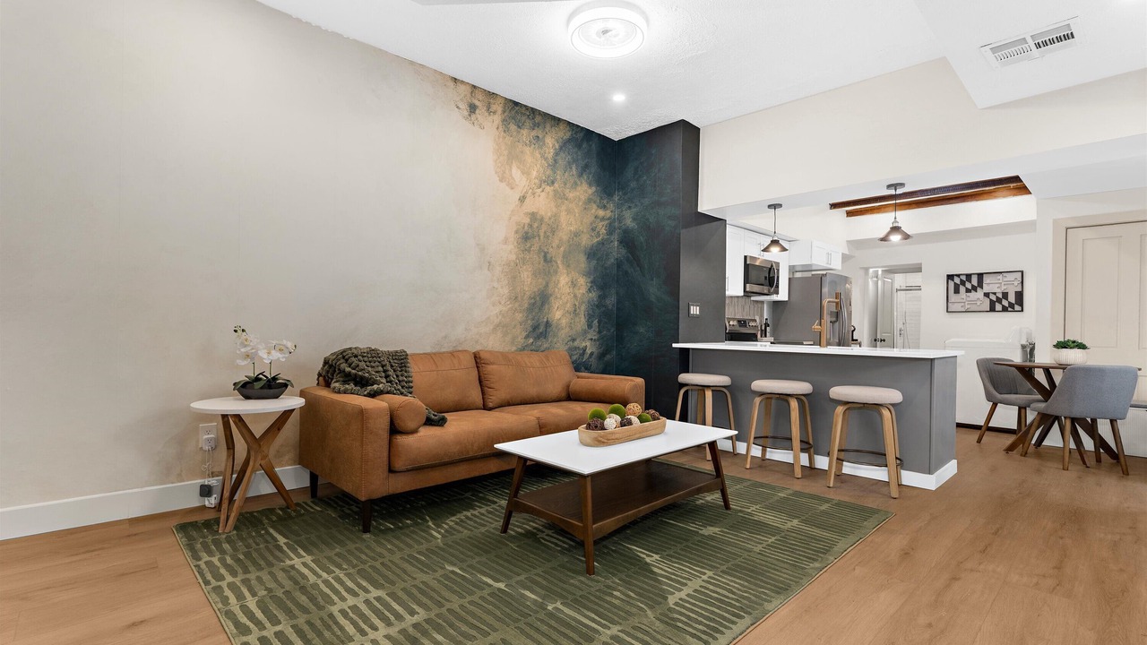 Photo of Livingroom in Barre Circle