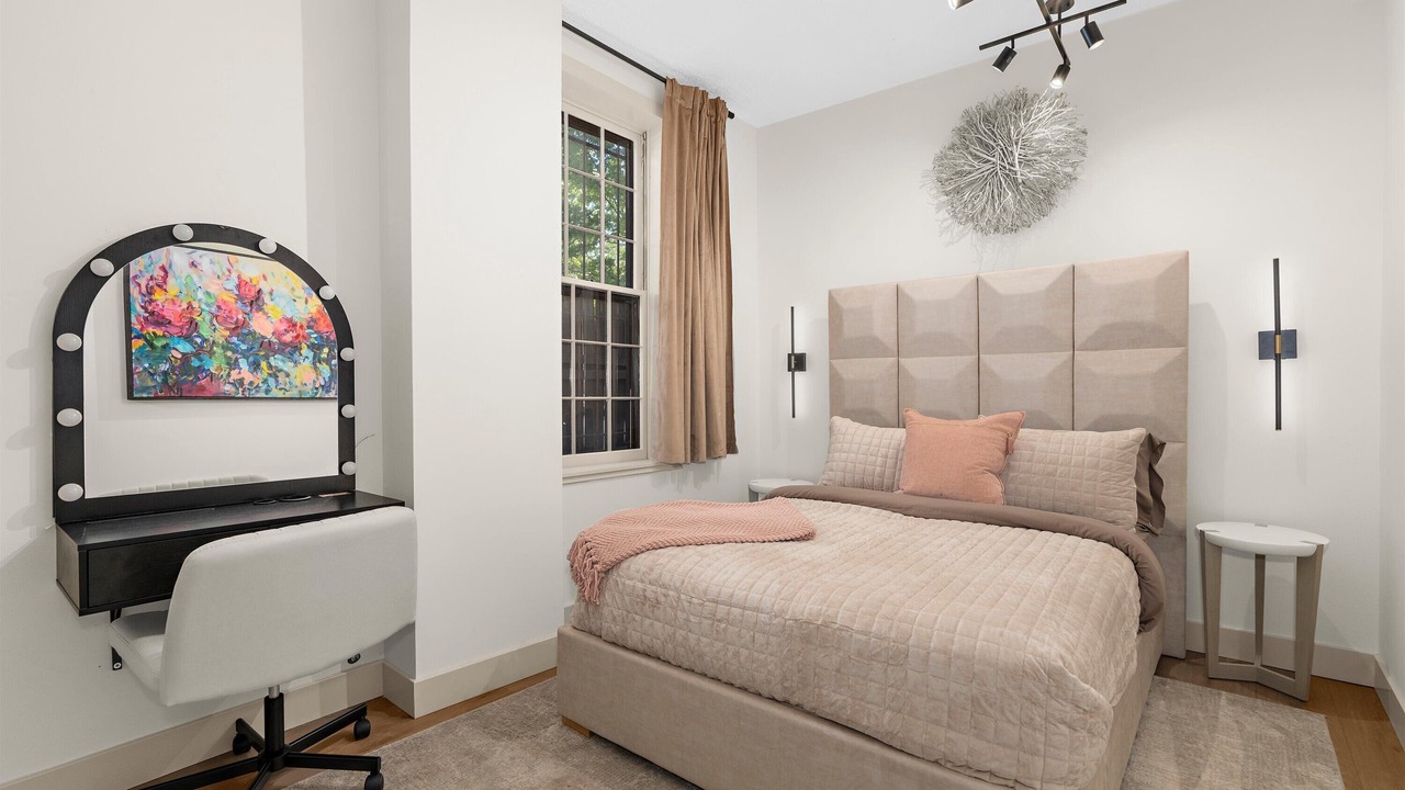Photo of Bedroom in Barre Circle