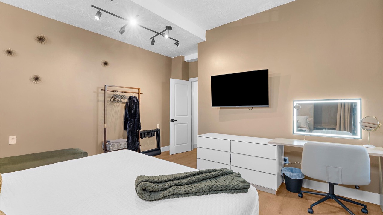Photo of Bedroom in Barre Circle