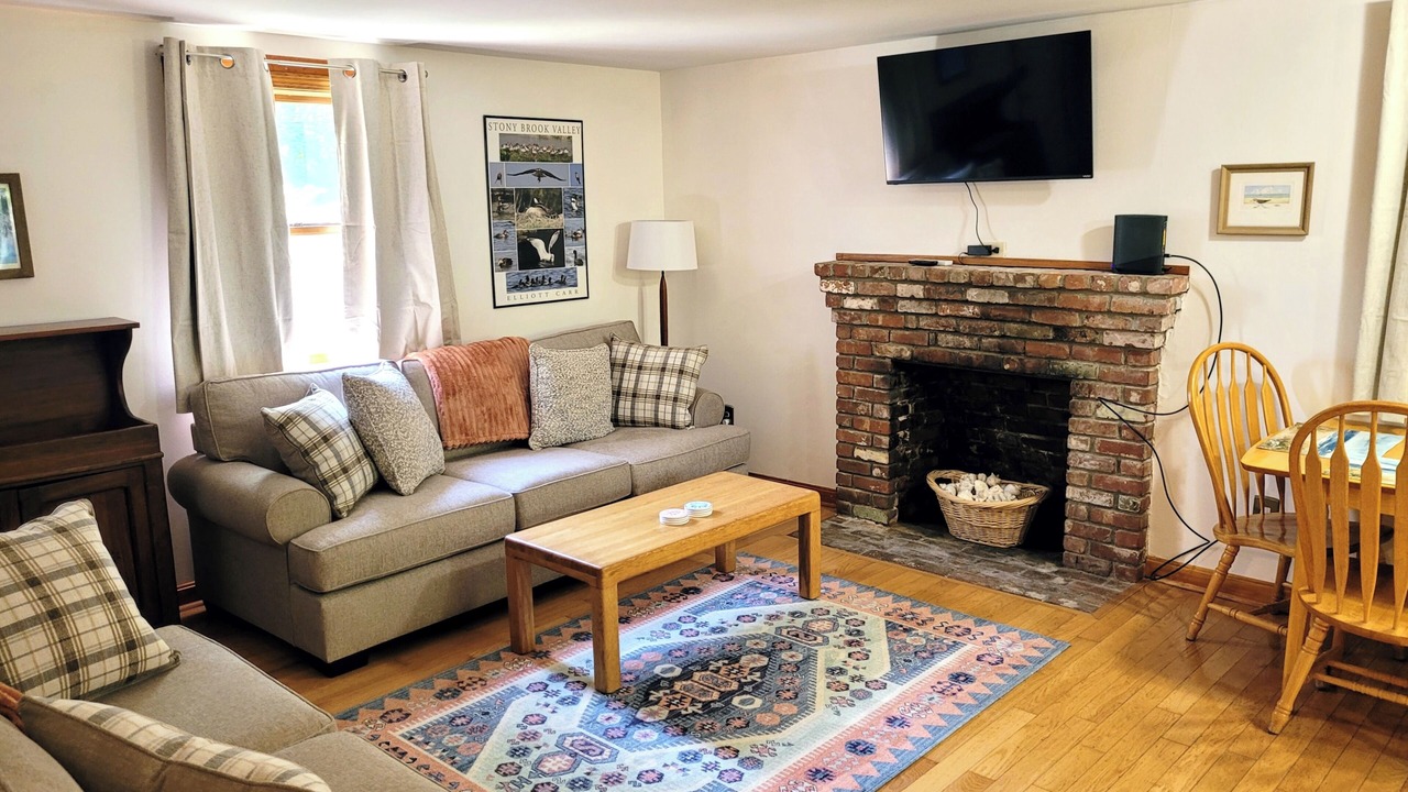 Photo of Livingroom in West Brewster