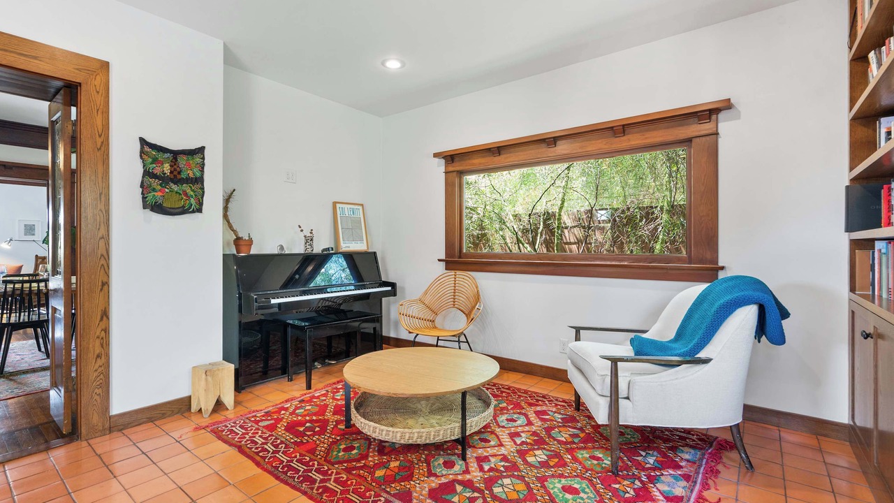 Photo of Bedroom in Mid City