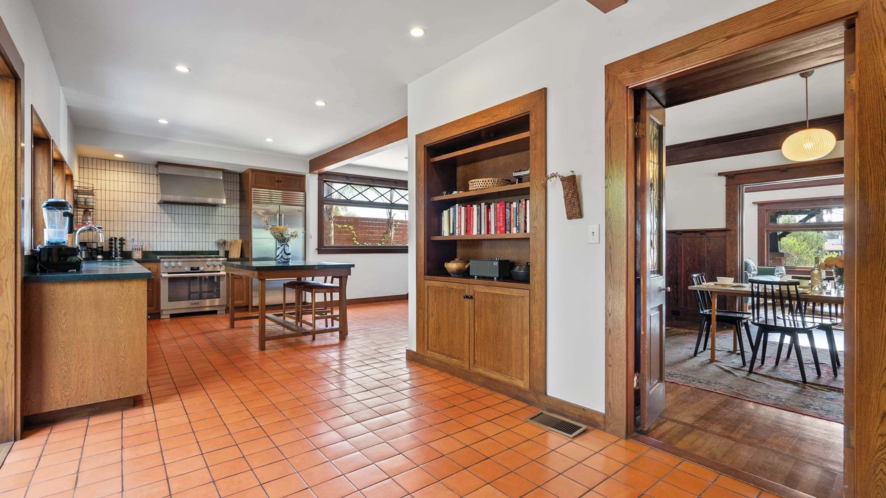 Photo of Bedroom in Mid City