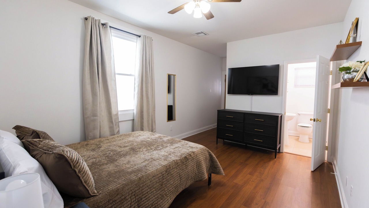 Photo of Bedroom in Broadmoor