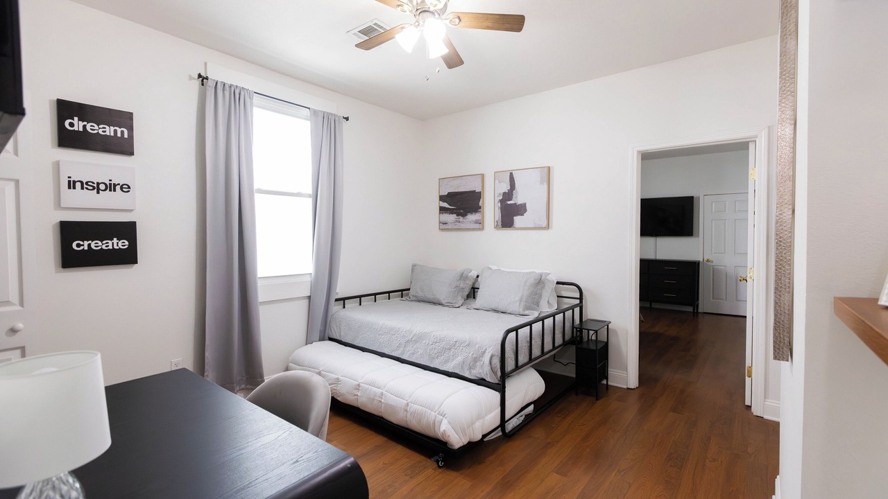 Photo of Bedroom in Broadmoor