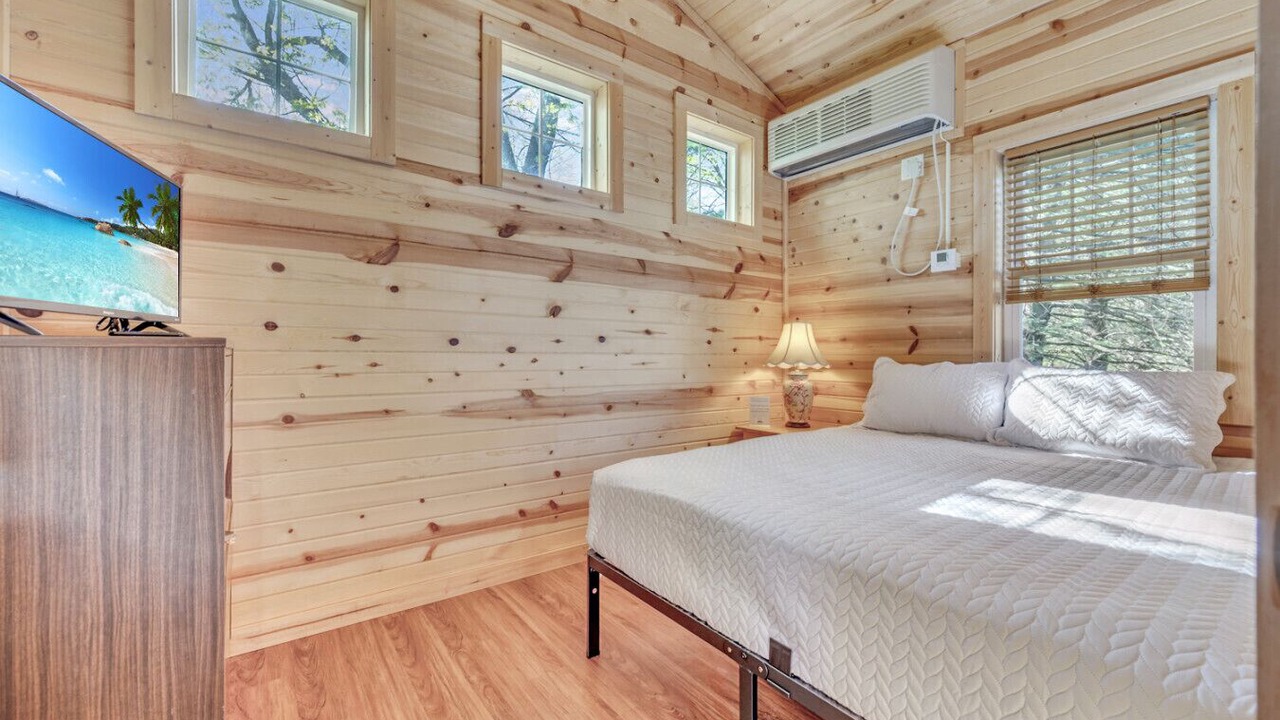 Photo of Bedroom in Okoboji