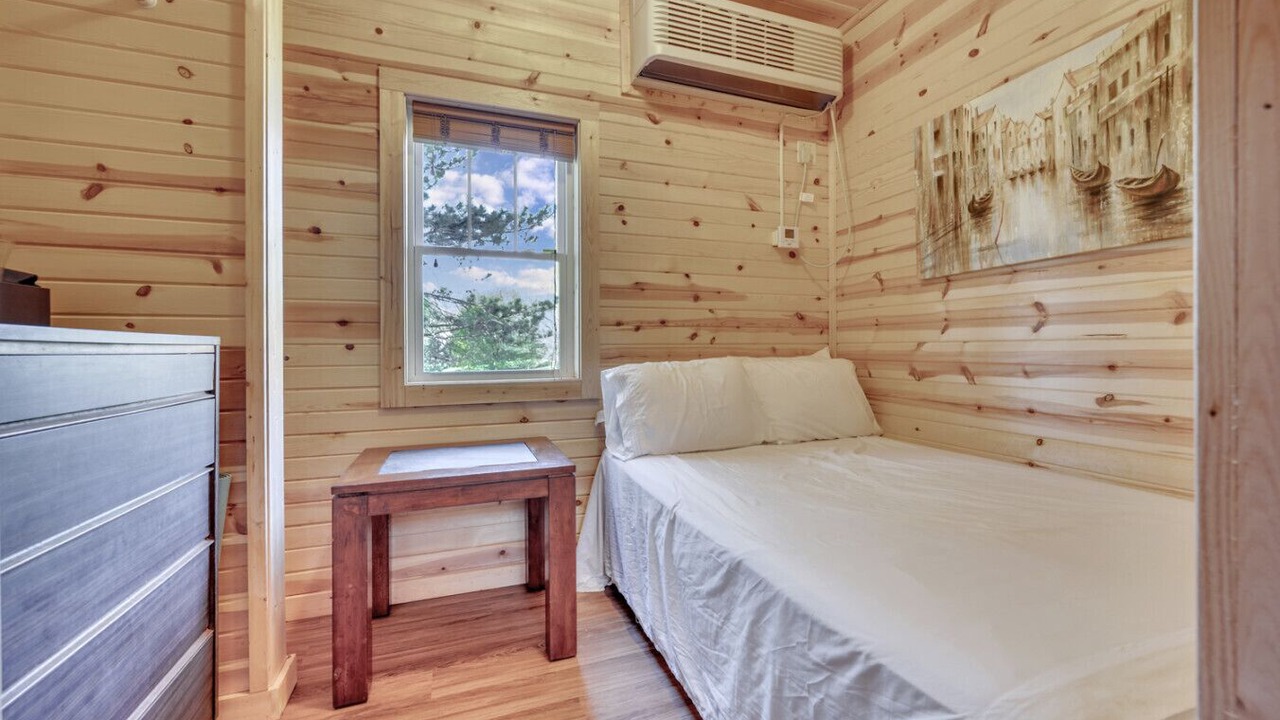 Photo of Bedroom in Okoboji