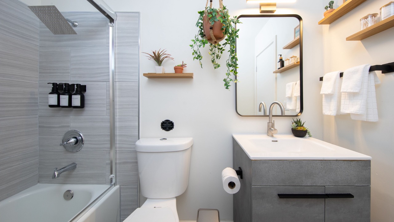 Photo of Bathroom in Hawthorne