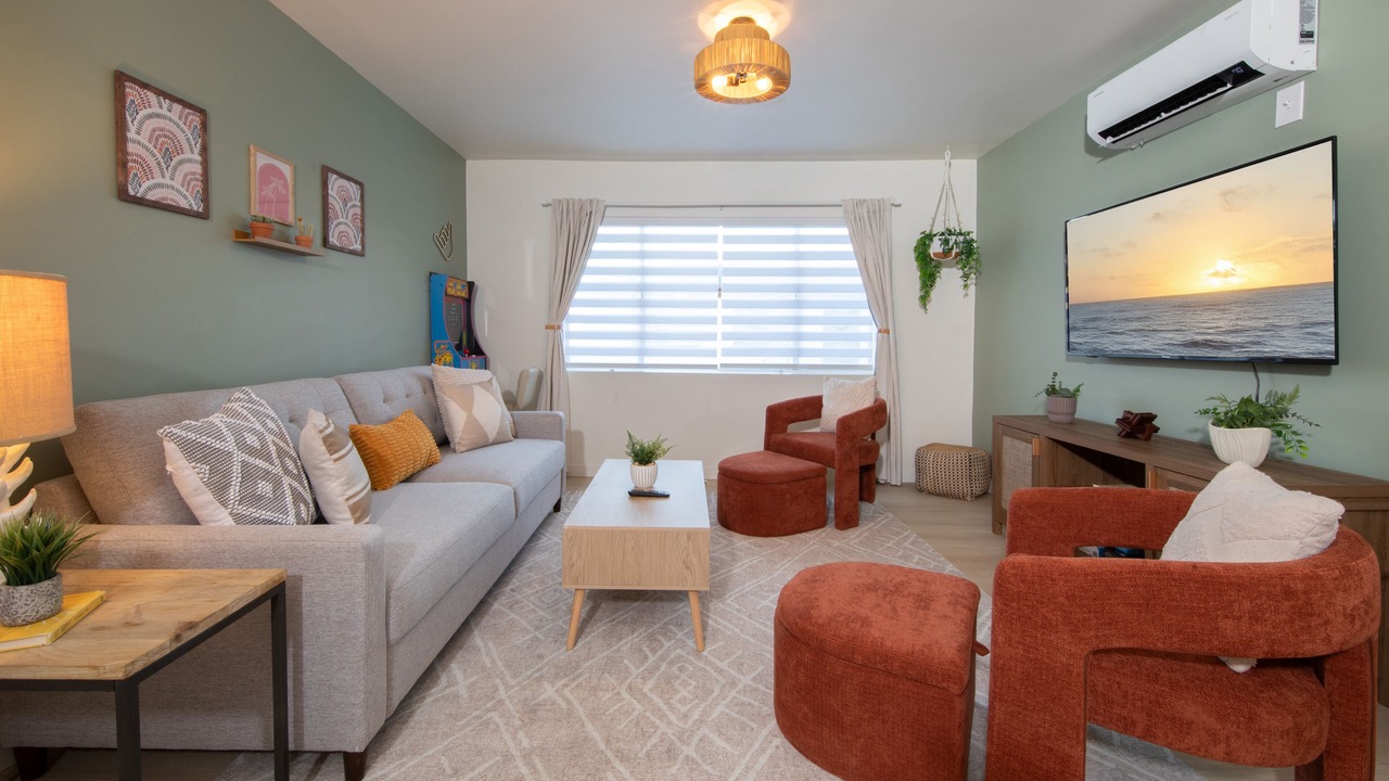 Photo of Livingroom in Hawthorne