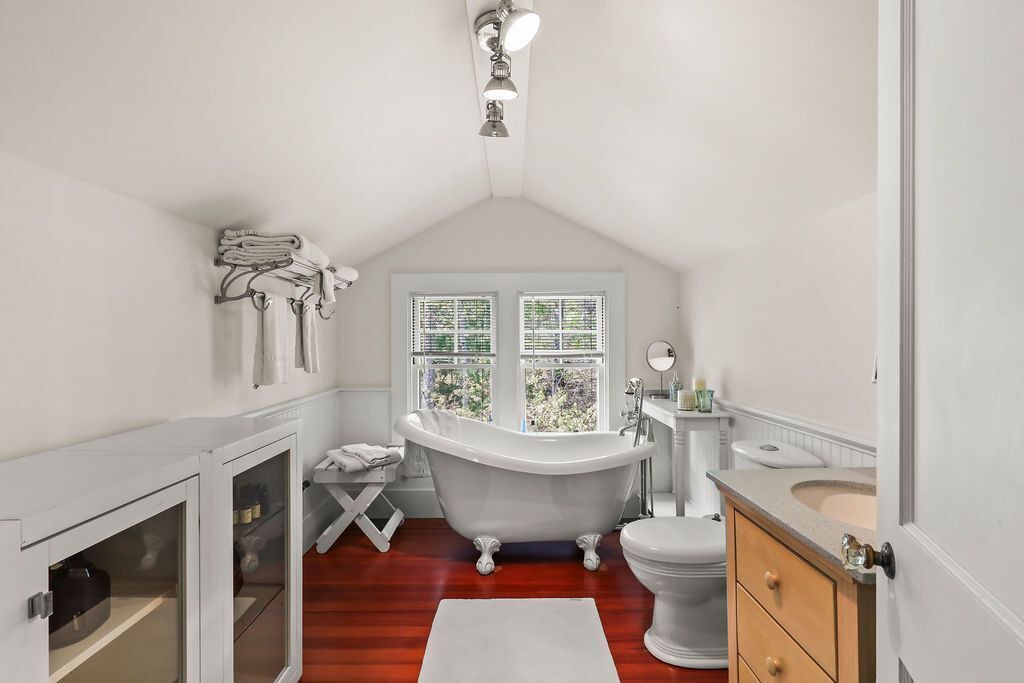Photo of Bathroom in Cataumet