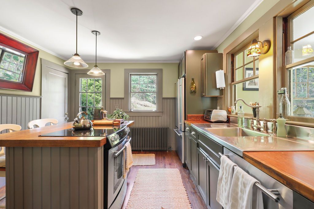 Photo of Kitchen in Cataumet