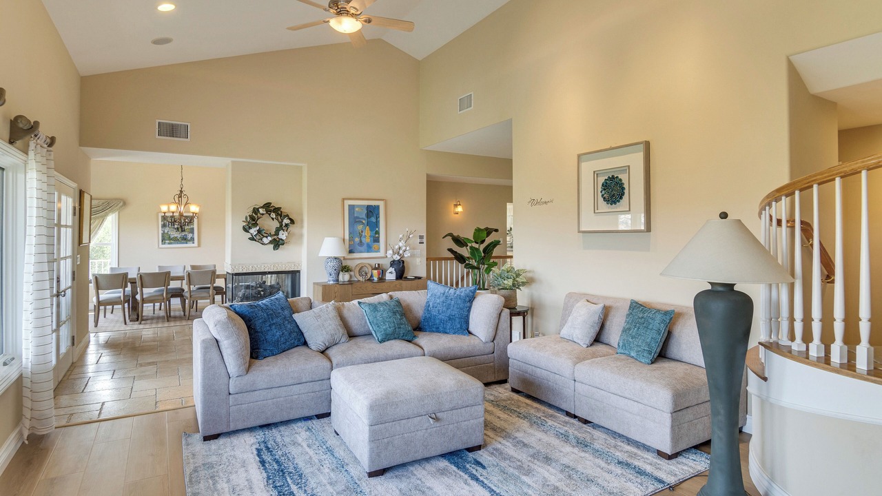 Photo of Livingroom in Simi Valley