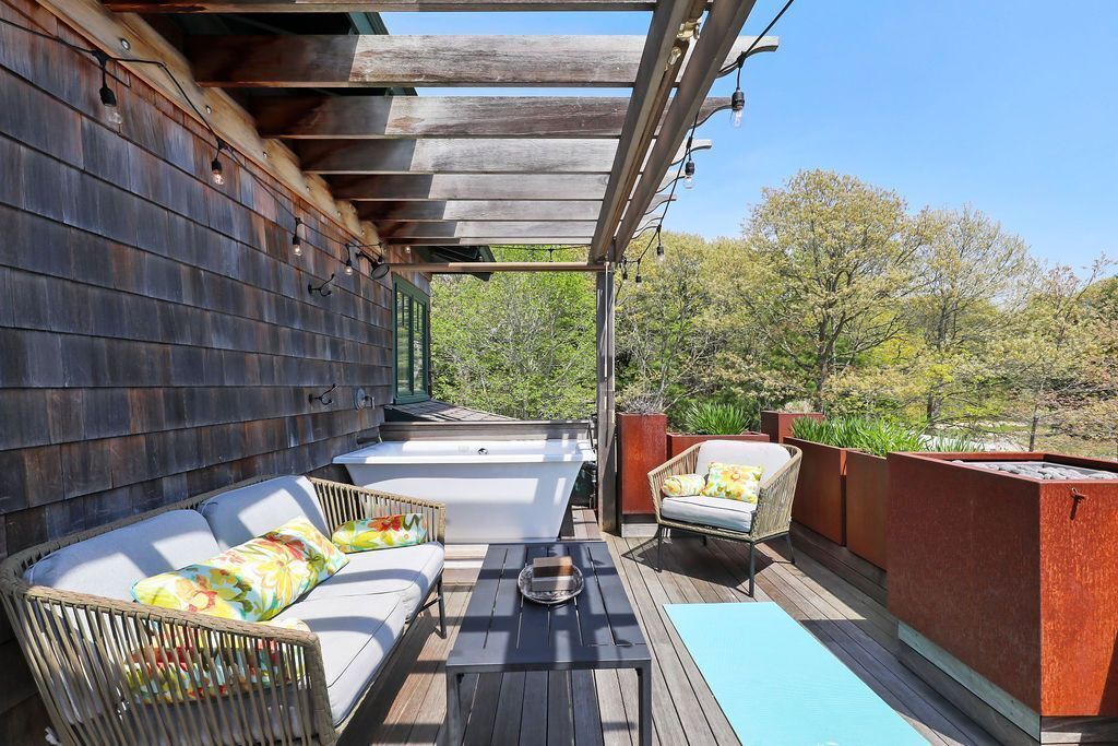 Photo of Patio Balcony in Cataumet
