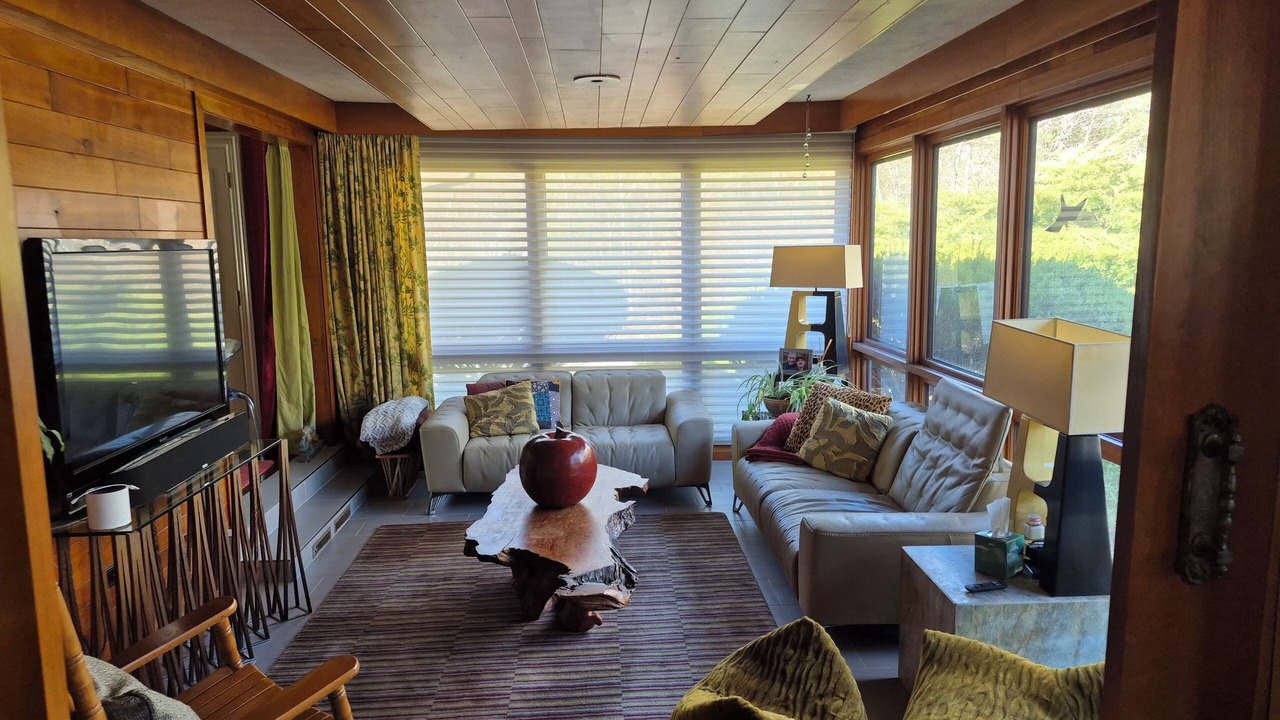 Photo of Livingroom in Bridgewater