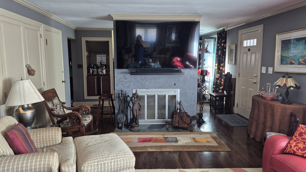 Photo of Livingroom in Bridgewater
