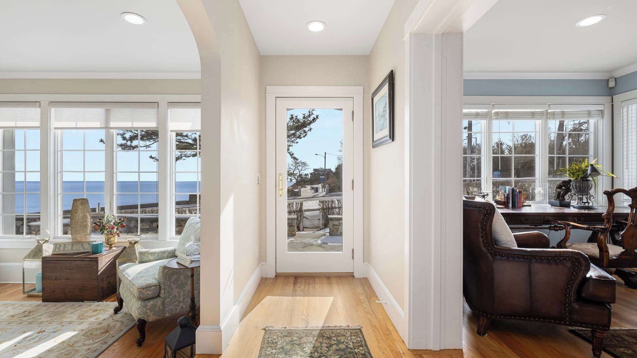 Photo of Livingroom in Top of the Hill