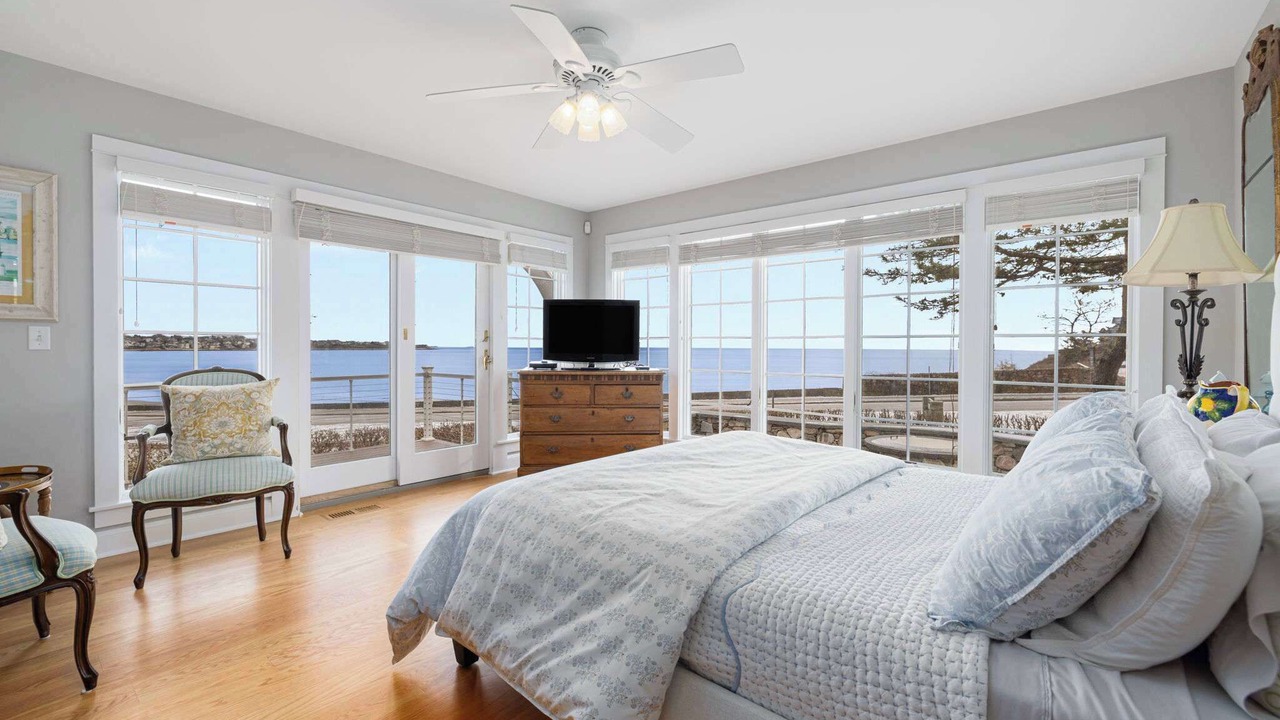 Photo of Bedroom in Top of the Hill