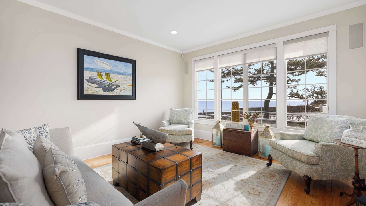 Photo of Livingroom in Top of the Hill