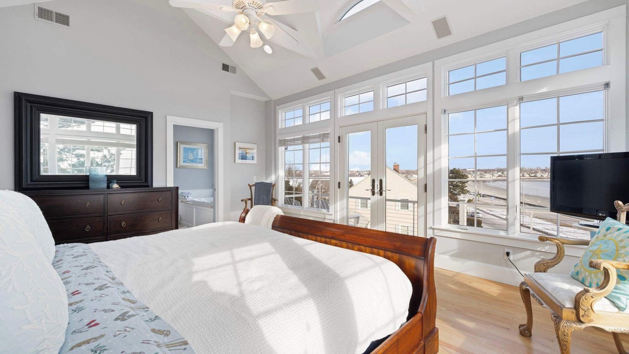 Photo of Bedroom in Top of the Hill