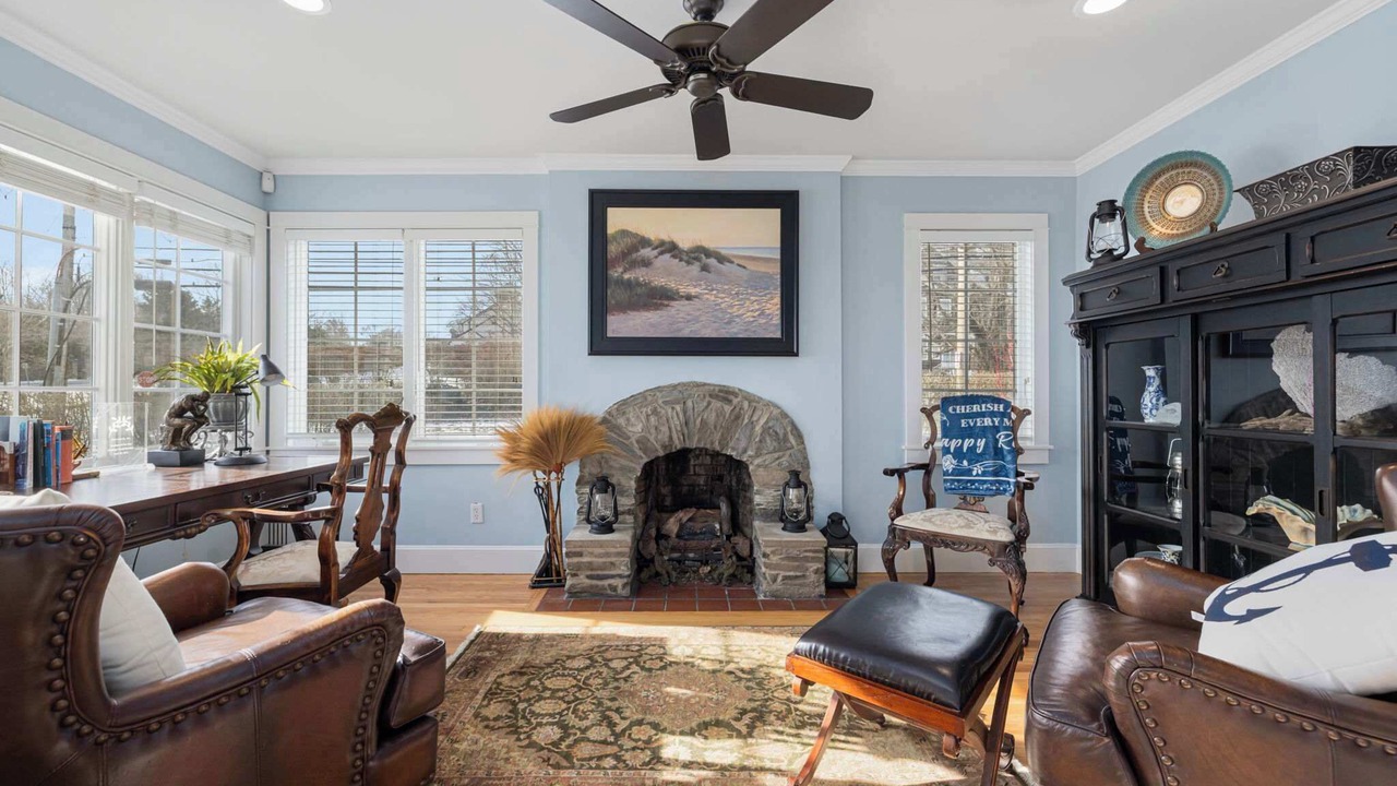 Photo of Livingroom in Top of the Hill