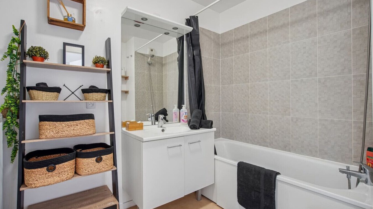 Photo of Bathroom in Bezons