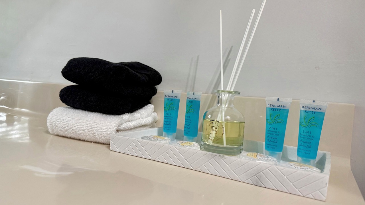 Photo of Bathroom in Teaticket