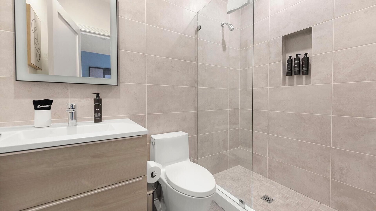 Photo of Bathroom in Mount Vernon Square