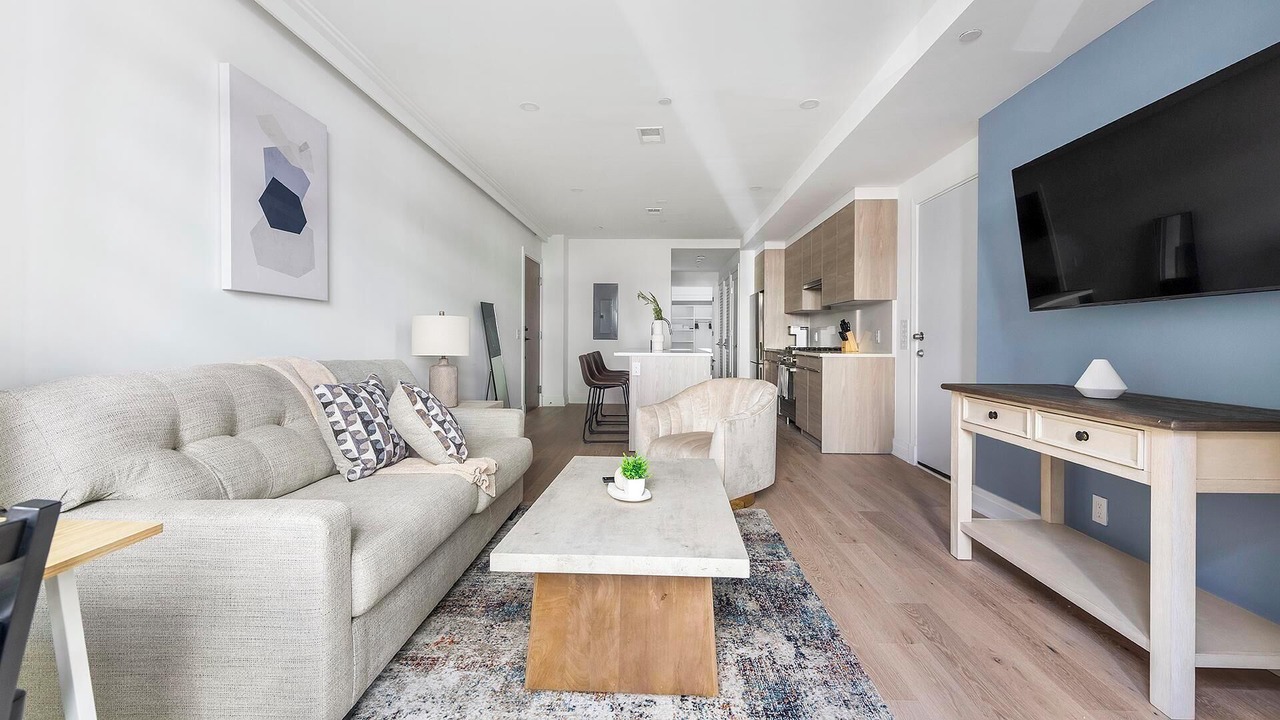 Photo of Livingroom in Mount Vernon Square