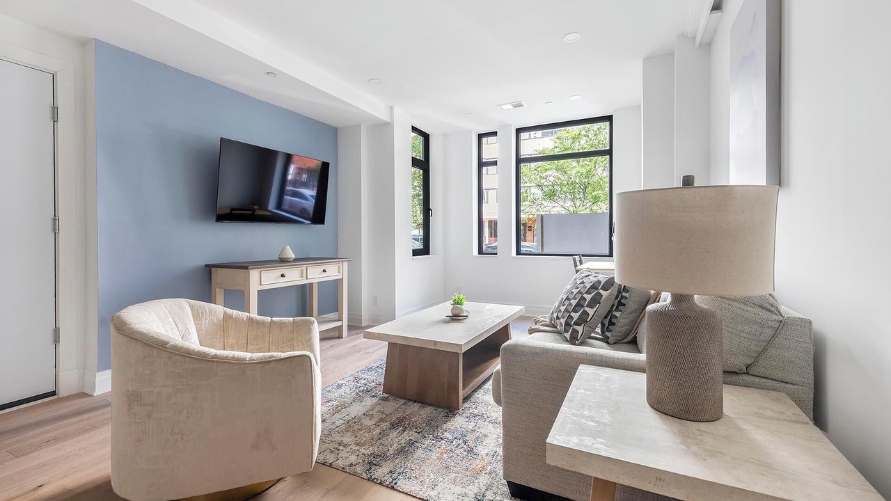 Photo of Livingroom in Mount Vernon Square