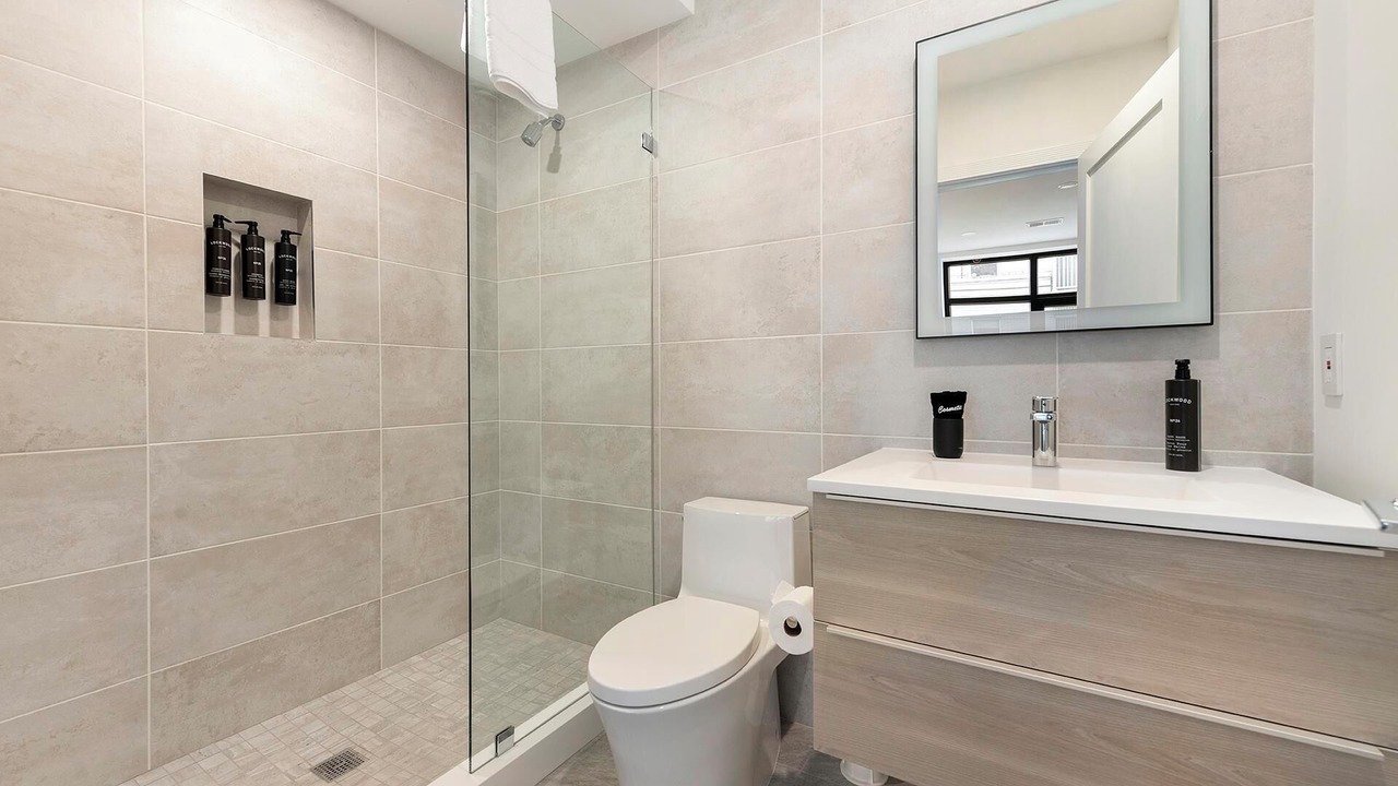 Photo of Bathroom in Mount Vernon Square