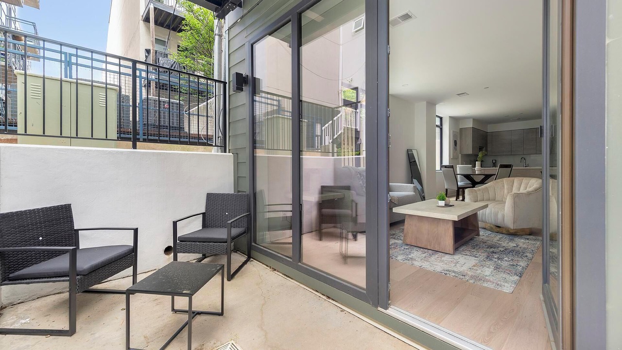 Photo of Patio Balcony in Mount Vernon Square