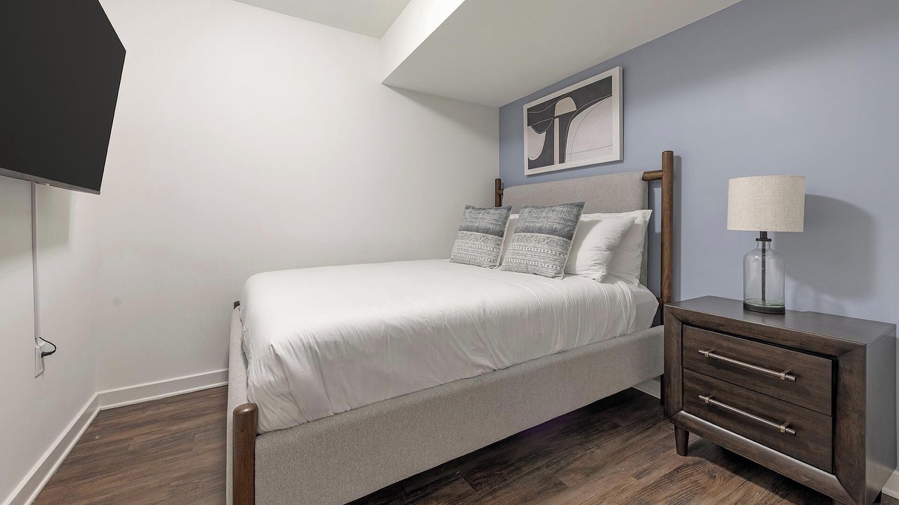 Photo of Bedroom in Navy Yard